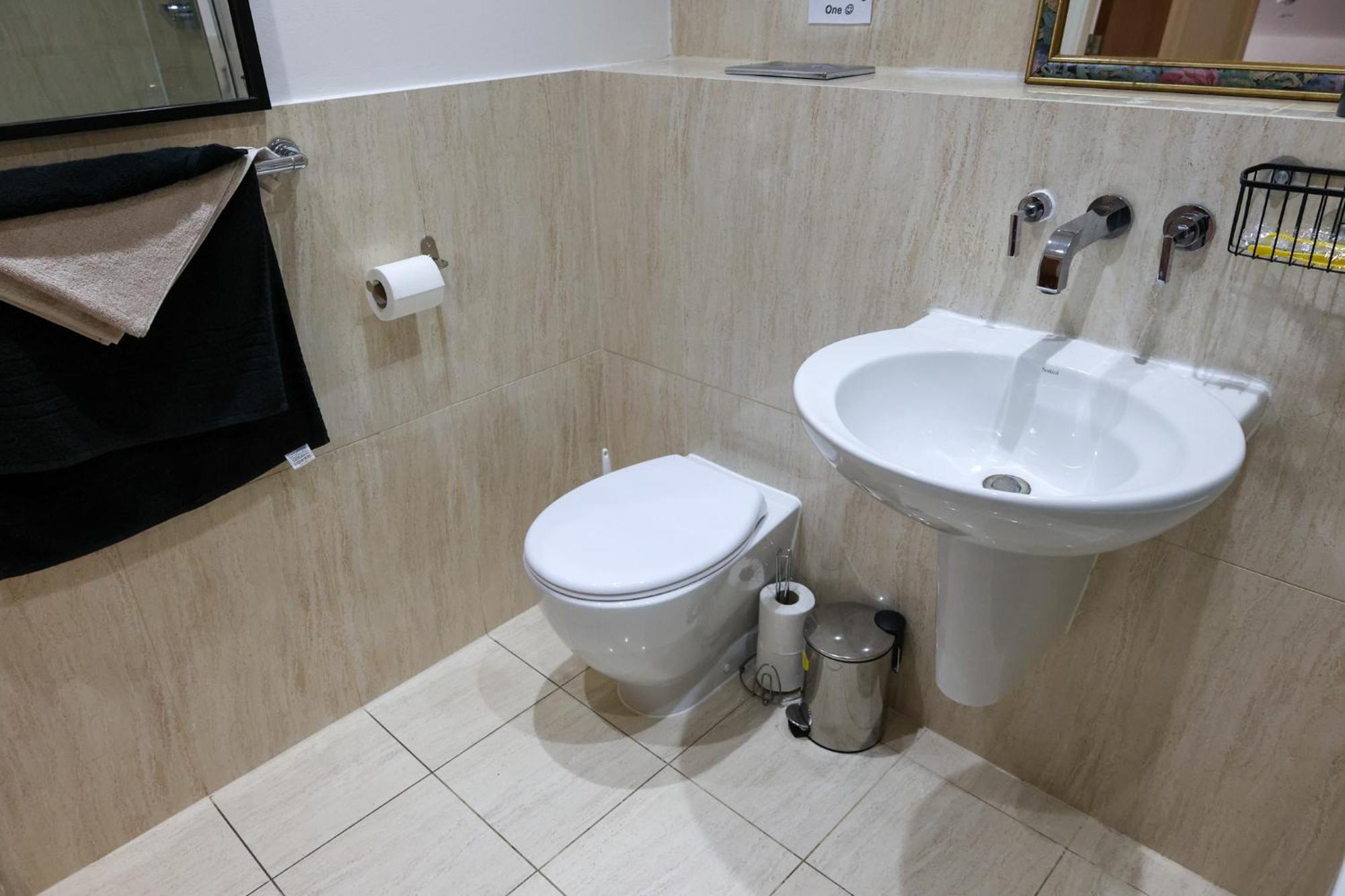 Centrally Located 1Br Apt Near Edg Cricket, University Of Bham, Priory Hospital & Cannon Hill Park バーミンガム エクステリア 写真